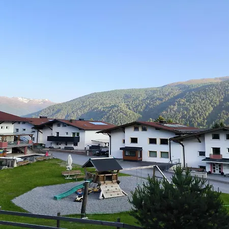 In With Mountain Views شقة *